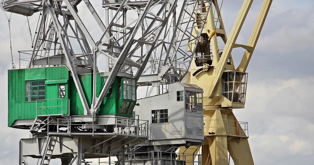 Port cranes and the cargo yard