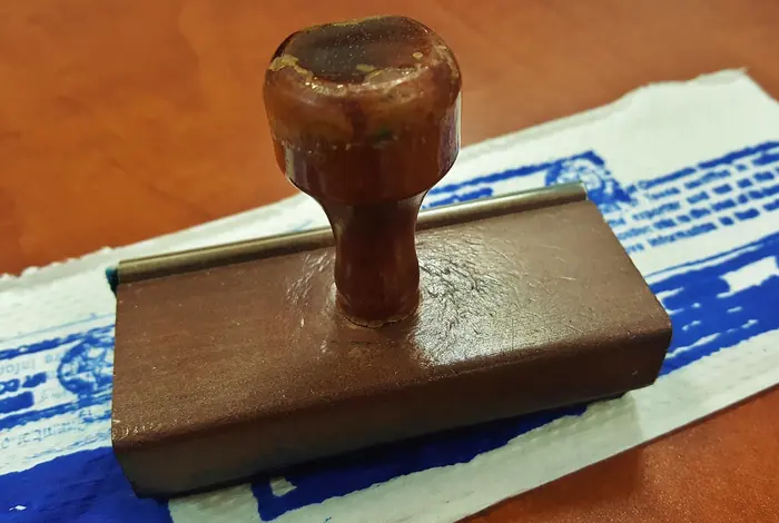 Amtlicher Stempel auf einem Dokument